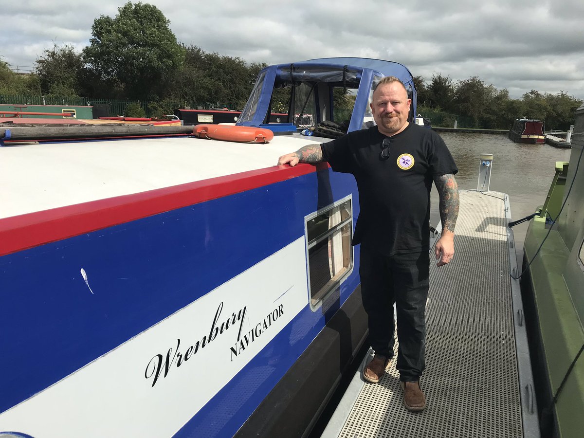 venetianmarina's tweet photo. Big congratulations to Richard in the purchase of NB Wrenbury Navigator! We wish you all the best on your new adventure!! ✅
#venetianmarina #boathandover #realiseyourdream https://t.co/Yc0mupyXL1