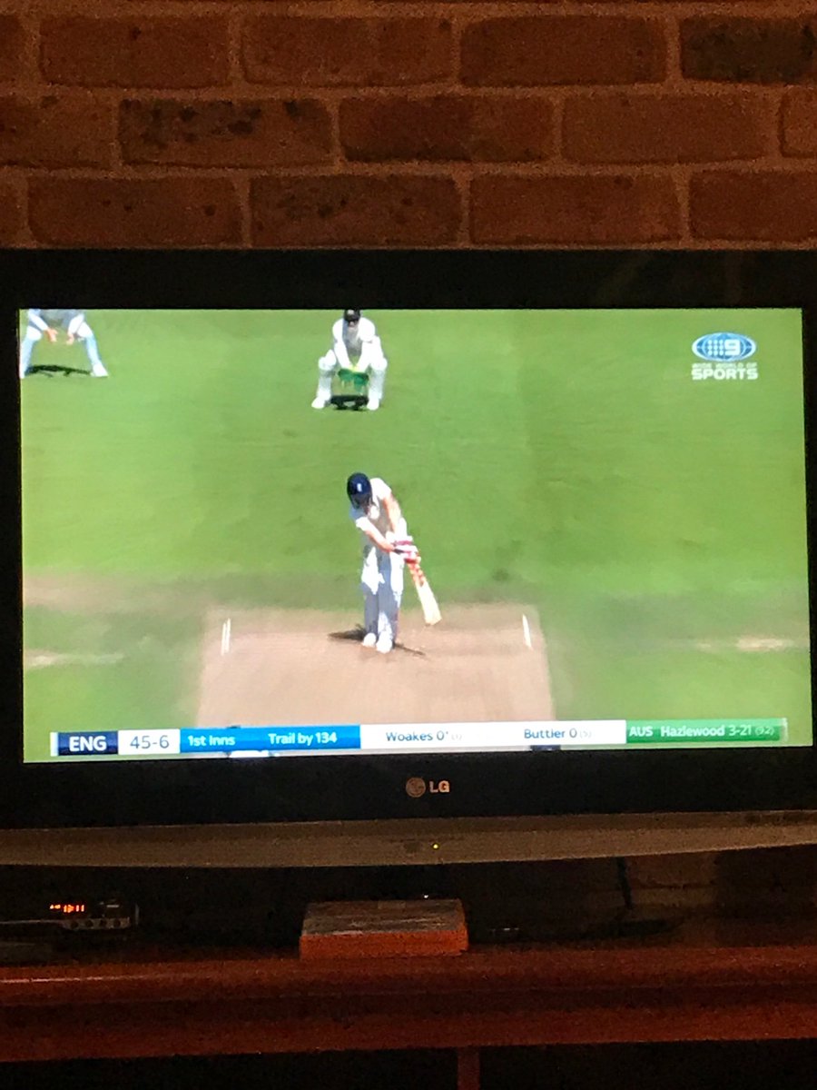 Tim_Roberts82's tweet image. What a pleasure on a Friday night. @englandcricket @hellosport #bedshit of the year??  Discuss.