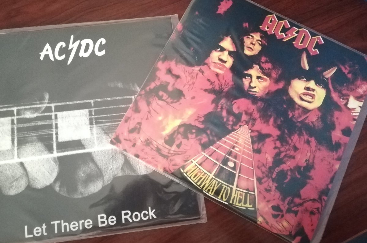 EduardMarti71's tweet photo. Anar a passar el cap de setmana a la platja i trobar això! 🤗 @acdc #australianedition @AC_DC_Twivia https://t.co/ze61nVb2pu
