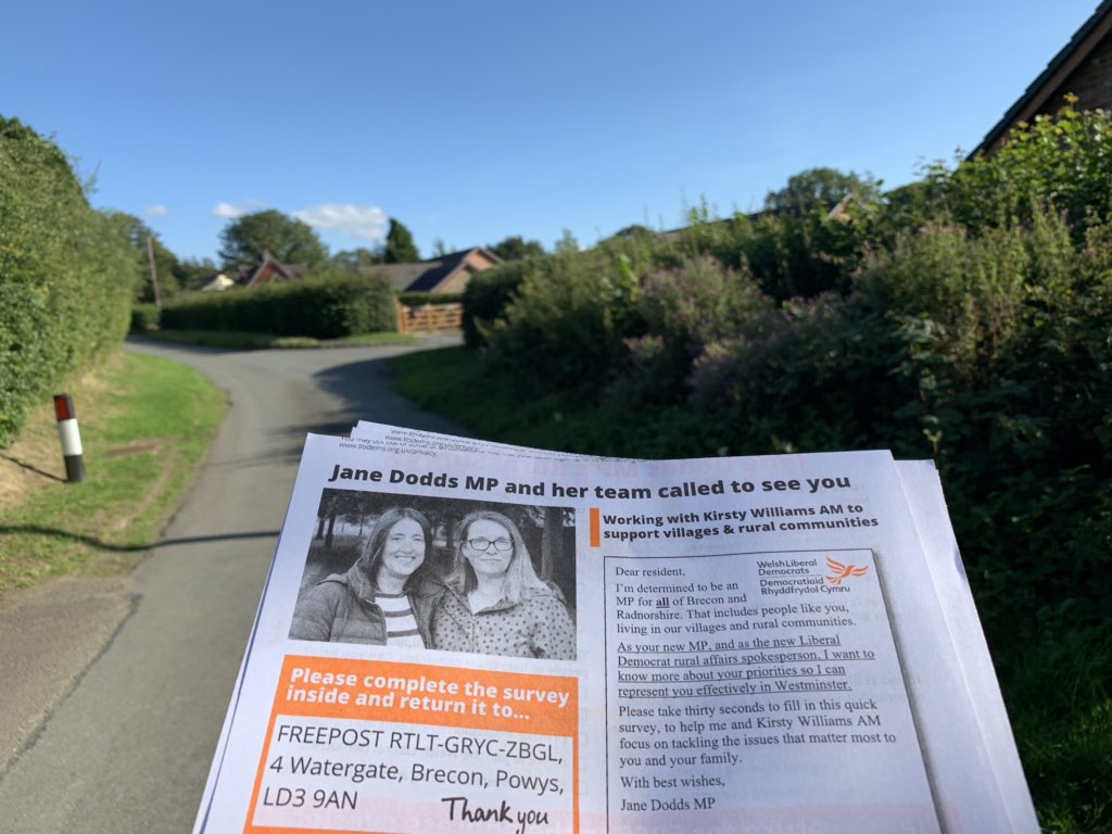 DoddsJane's tweet photo. Had a loverly afternoon in #NewRadnor and #Franksbridge.
So many of you raised the issue of local shops and post offices closing in your areas.
These service are so vital to keeping our communities vibrant and growing. I will continue to fight to protect and support them. https://t.co/Adga0WQWLu