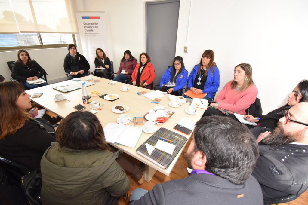 Gob_Diguillin's tweet photo. Reunión del Programa #SeguridadYOportunidades Comité Técnico #ProvinciaDeDiguillín #COTEP, analizando estrategias a implementar de acuerdo a lineamientos de @GobiernodeChile #ChileEnMarcha #ÑubleEnMarcha #DiguillínEnMarcha https://t.co/tf7FtqGwC9