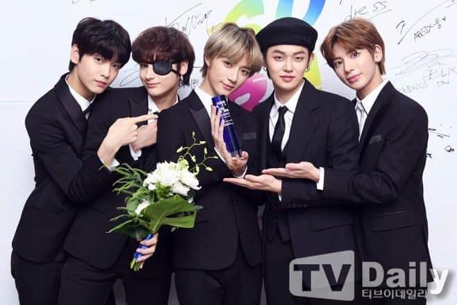 JeonJun85260419's tweet photo. @KBSWorldTV @TXTranslations #2019ChangwonKpopFestival
#ChangFe ! I like #TOMORROW_X_TOGETHER #MOA_TXT @TXT_members 👍💯 https://t.co/X60jqcB153