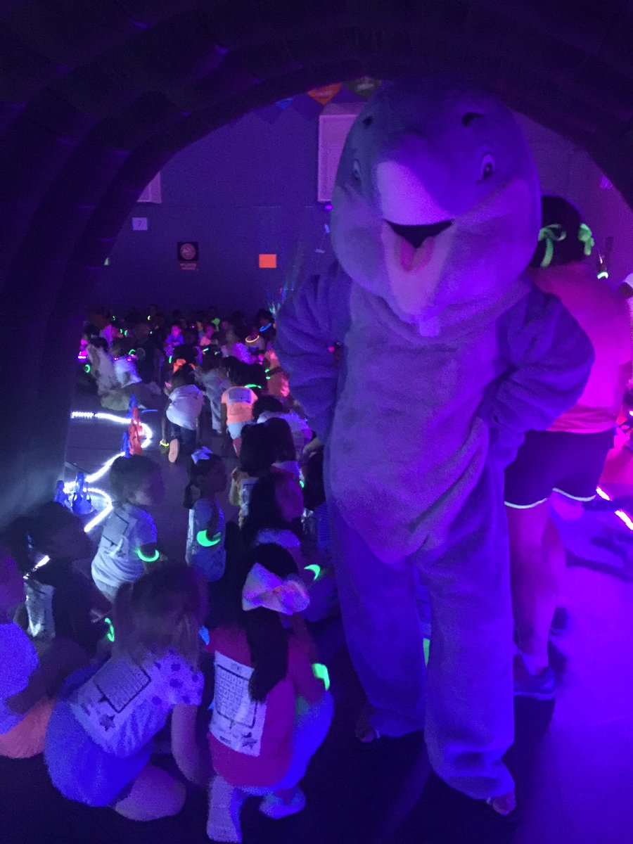 thedowellDL's tweet photo. Even Einstein, Dowell’s #1 dolphin, having fun at the Glow Run! https://t.co/QL6WbFmQZi