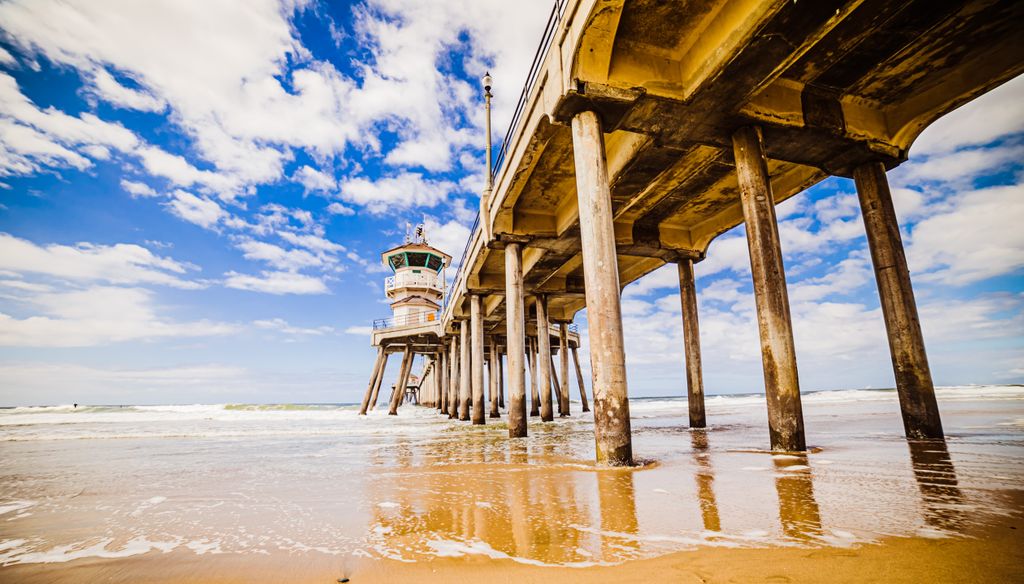 Sunny skies over Huntington Beach Pier☀️
.
.
.
.
.
#fineart #fineartphotography #zbellaphotography #modernart #modernartwork #contemporaryartwork #contemporaryphotography #modernphotography #interiordesign #myfeatureshoot #TLPicks #huntingtonbeach #piershot #ocean #oceanart