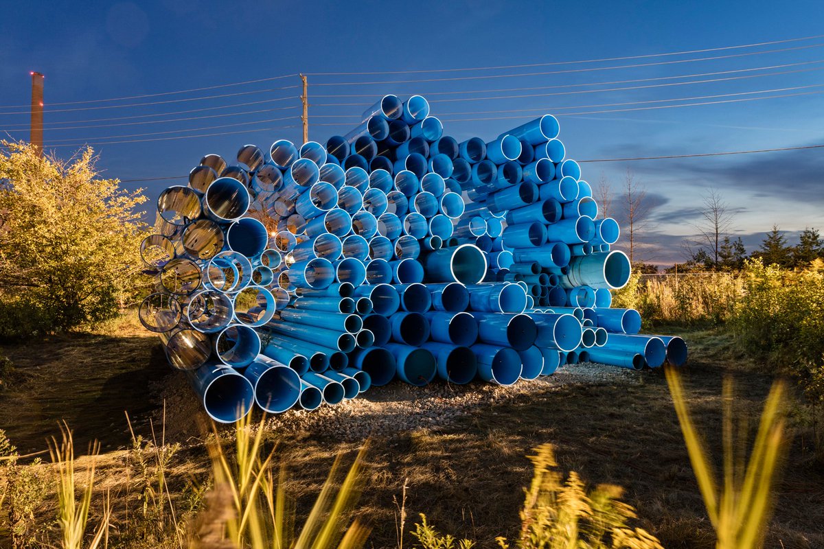 UTM's tweet photo. In 2018, UTM’s @the_blackwood Gallery presented The Work of Wind: Air, Land, Sea, feat. Futurity Island. Thanks to @MusketTransport #futurityisland will journey from #UTM to @MIT for @ACTMIT 🇺🇸🚚🇨🇦
Read more: https://t.co/PWm677xorB
#FunFriday #workofwind #art #culture #tech https://t.co/beD22lSX9D