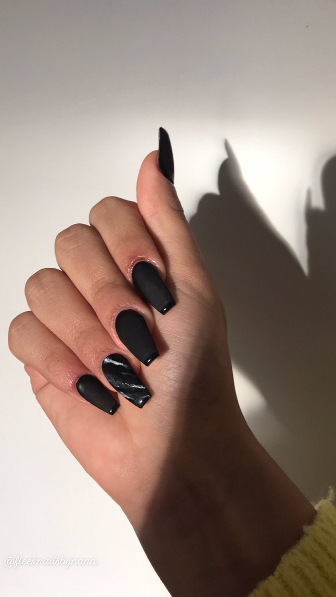 nailsbynana's tweet photo. “I want my nails to match my soul.” Say no more, I said 💅🏼🖤 #fleeknailsbynana #nailsbynana #clientsview #nailsoninstagram #coffin #blacknails #black #antwerp https://t.co/TqWrjgNrUN