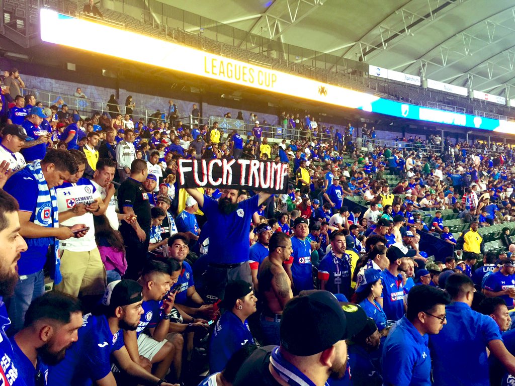 cHicHaRo___'s tweet photo. @Cruz_Azul_FC @Cruz_Azul_FC  #DíaDelHashtag #ConstruyendoLa9loria #LaKalifas #LaSangreKalifas #LosAngeles #DelBarrioAlTablon #LaSangreAzul #ElBorras #FuckTrump https://t.co/AOij1TLh4C
