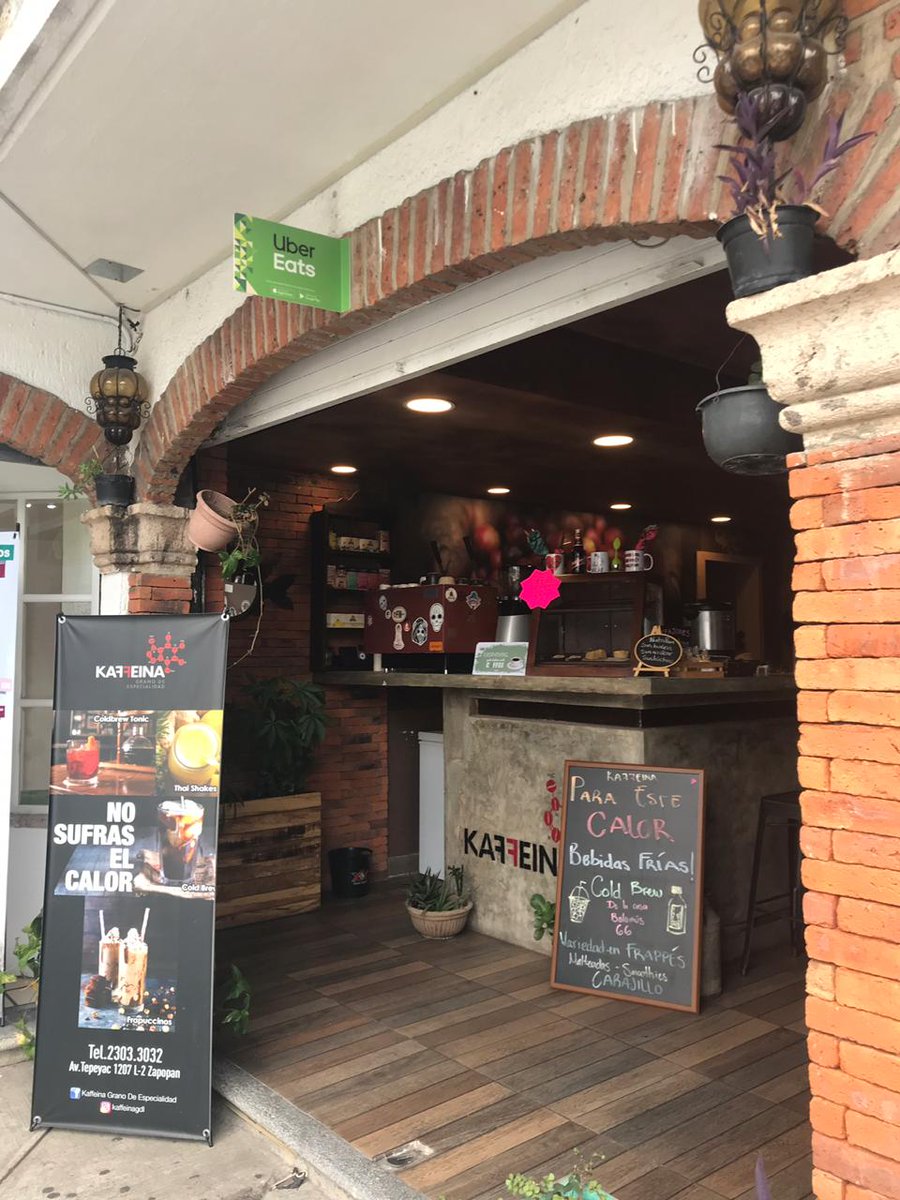 RealLaCuesta's tweet image. Amigos tenemos una nueva forma para que no se queden sin el delicioso sabor de #CaféReallaCuesta! 😍☕Pueden pedirlo a través de la aplicación de UberEats en #Kaffeina 😱 Ya no hay pretexto para quedarse sin el! #coffeelovers #café #Jalisco #TalpadeAllende #LaCuesta #Guadalajara