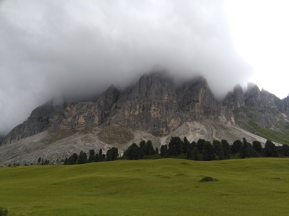 Sauron lebt! Ich kann ihn spüren...

Ich grüße Sie aus den Dolomiten! 🙋 #südtirol #dolomiten #herrderringe #hdr