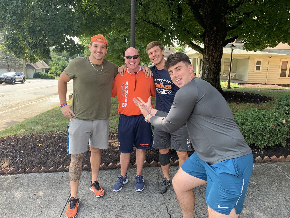 CoachCoyDeWeese's tweet photo. If you are a freshman moving in today, find these guys. They can help! https://t.co/C60LD7ZhlS