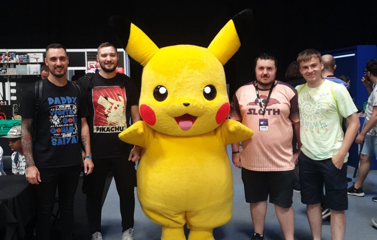 GroveFX_'s tweet photo. Squad! #I65 #Insomnia65 #GamingFestival 🎮 https://t.co/cyoalhFFbC