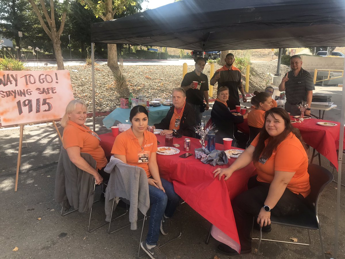 DEM Octavio and Marco cooking lunch for the MET team at Livermore 6678. This team has been accident free over 1900 days! What an amazing accomplishment!!! 👏 Keep working safe and thank you for all you do!