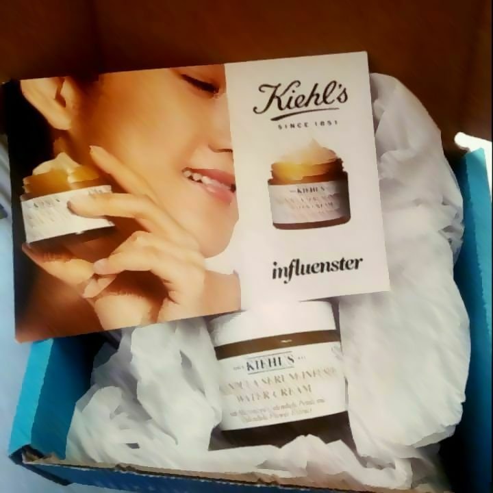 TonyaAngelo2's tweet photo. Really enjoying my #complimentary #kiehl's #Kiehl'sCalendulaWaterCream I really enjoy the lemony scented light weight hydration https://t.co/krJRZq64rs