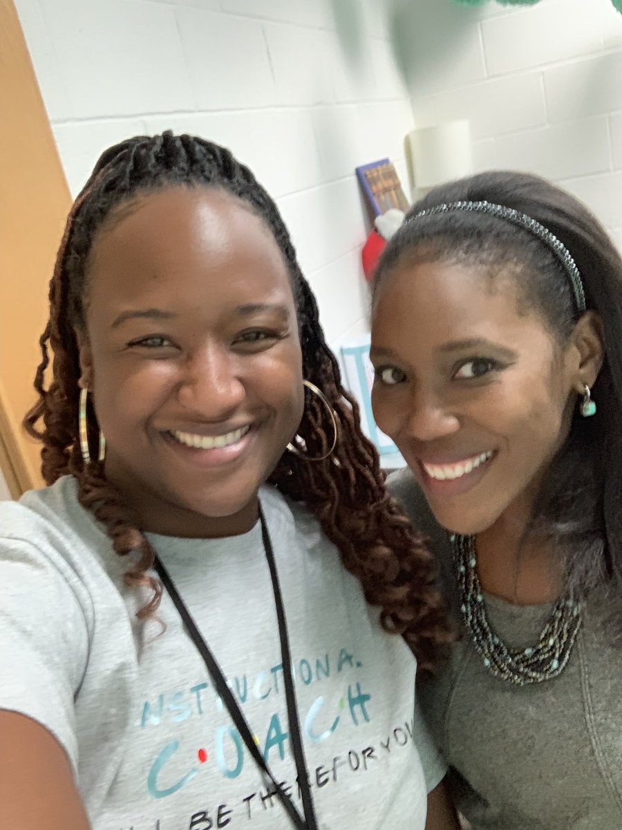 iTeach_Literacy's tweet photo. Thank you @SparkyTeach, @ReddHotMath, & @CoxCampus for coming to support the work of @APSDunbar_elem! #ELAReady #MathReady 💛🐾💙📚➕😎 @DunbarSessoms @DrEmilyAMassey https://t.co/72CqwBobav