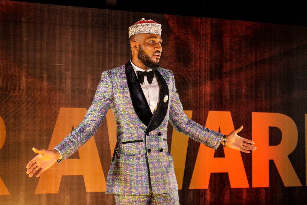 JohnNetworQ's tweet photo. @thesignalng OHIMAI GODWIN AMAIZE aka @MrFixNigeria is a media guru, fashion icon, proud husband to a lovely wife ,inspiration to a lot of us,political commentator, among other endeavors. YES! He was the graceful host of the number one morning show @KakaakiSocial on AiT .Bless 🙌🏿 #80Nigerians https://t.co/AndDJ4ckcB