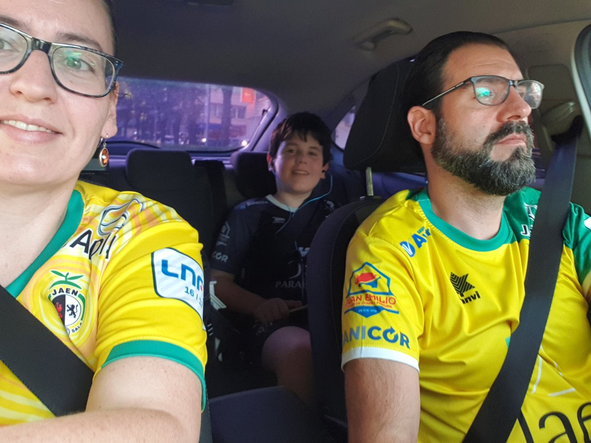 marigelimorales's tweet image. Mini #MareaAmarilla camino de Mengíbar a disfrutar de nuestro @JaenFS