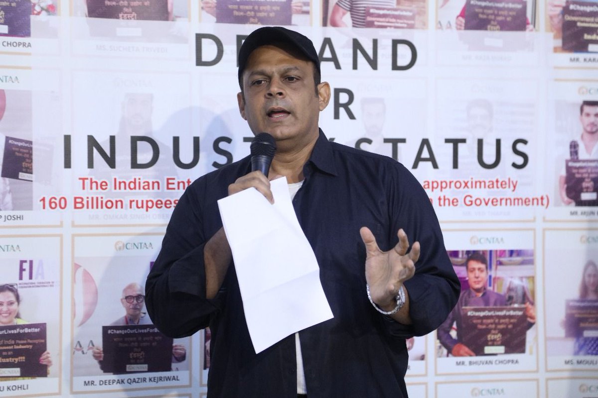 CintaaOfficial's tweet image. #Repost #CINTAA #InteractiveWorkshop #NasirrKhan #SessionPhotos
@sushant_says @DJariwalla @deepakqazir @amitbehl1 @SuneelSinha @ayubnasirkhan @sanjaymbhatia @NupurAlankar @rakufired @RajRomit @khanasirr