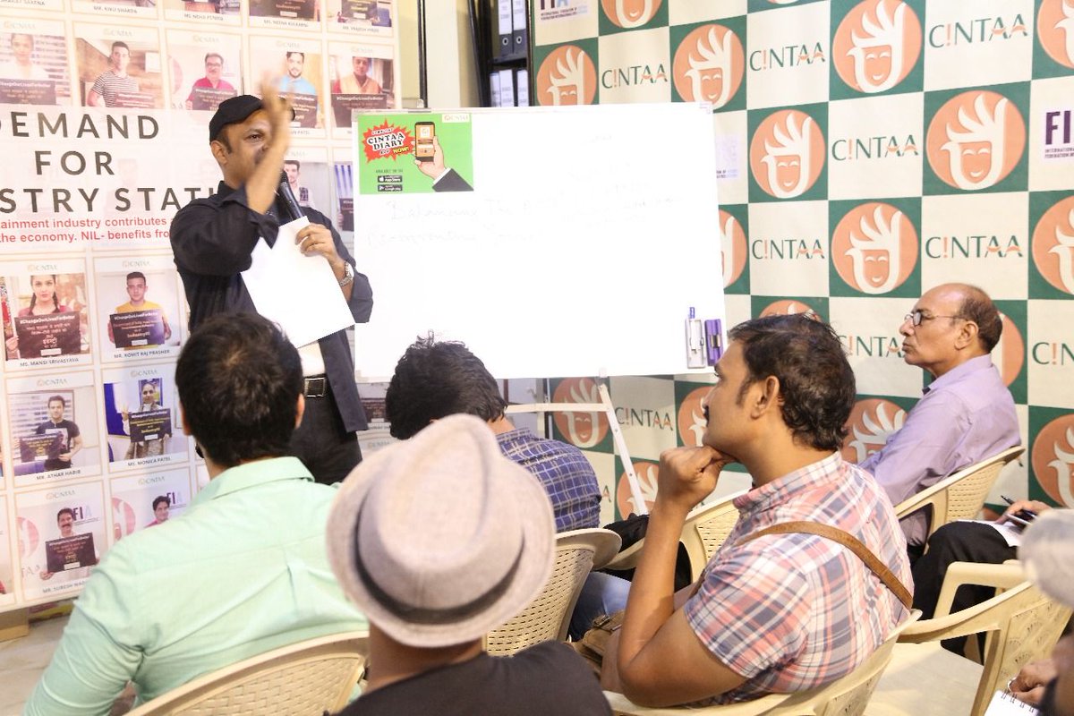 CintaaOfficial's tweet image. #Repost #CINTAA #InteractiveWorkshop #NasirrKhan #SessionPhotos
@sushant_says @DJariwalla @deepakqazir @amitbehl1 @SuneelSinha @ayubnasirkhan @sanjaymbhatia @NupurAlankar @rakufired @RajRomit @khanasirr