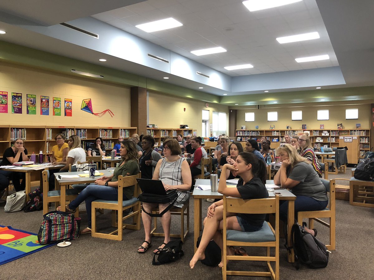 WCPSS_SESLit's tweet photo. 2nd grade EL training is in full swing!@wcpsselemela @WCPSS_SES https://t.co/AUT4xdcwAx