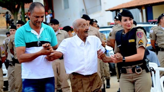 Christiano Jilvan | De Veneta on Twitter: "Olímpio Martins Pires é reconhecido como o militar reformado mais idoso em Minas Gerais. Mora em Montalvânia, Norte de Minas, e neste sábado completa 111
