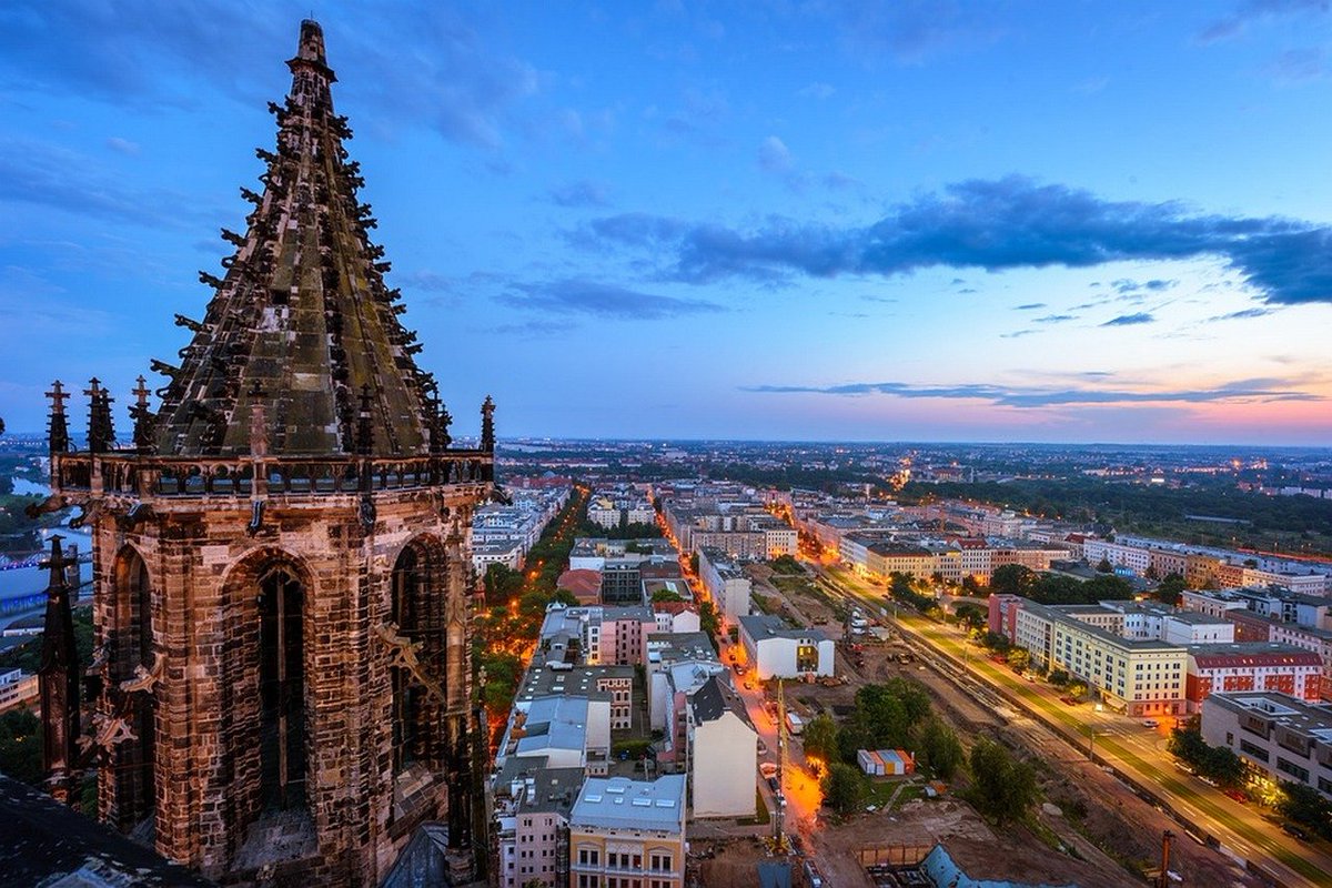 DieMDNews's tweet photo. Magdeburg zählt im ersten Halbjahr 2019 mehr Touristen als jemals zuvor.

https://t.co/nnAp2R1Gbu https://t.co/wmPbvKbesB