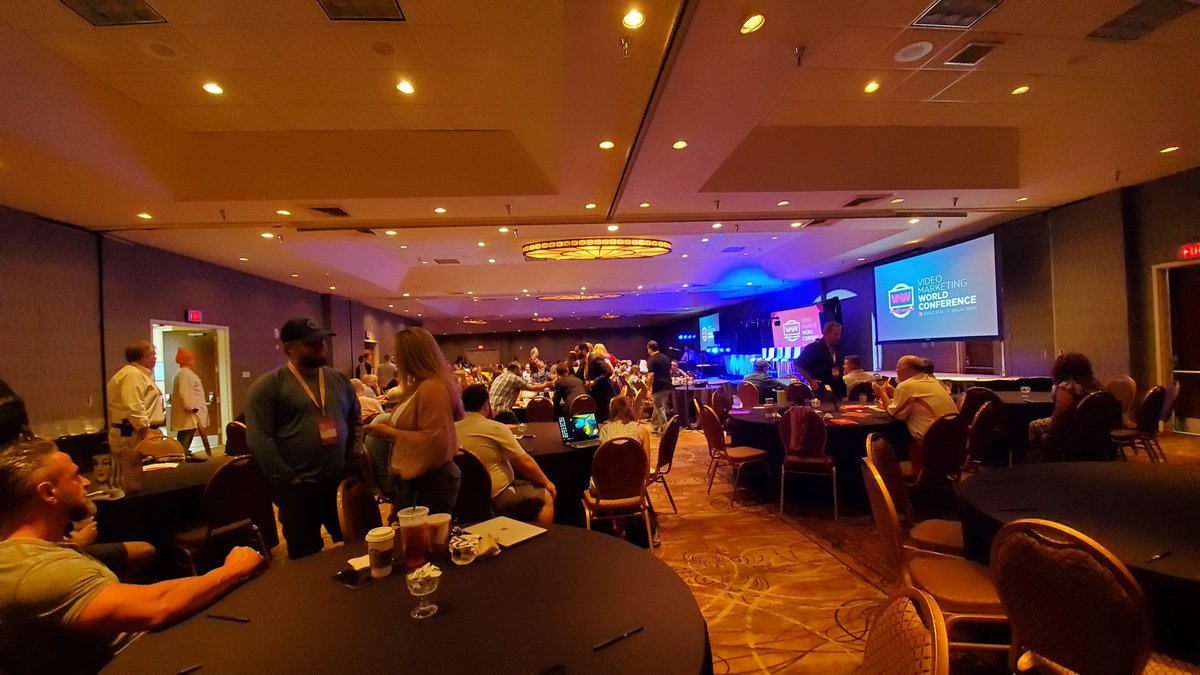 rjeverettvlogs's tweet photo. Video Marketing World #videomarketingworld #videomarketing https://t.co/P4qaAmjzxN