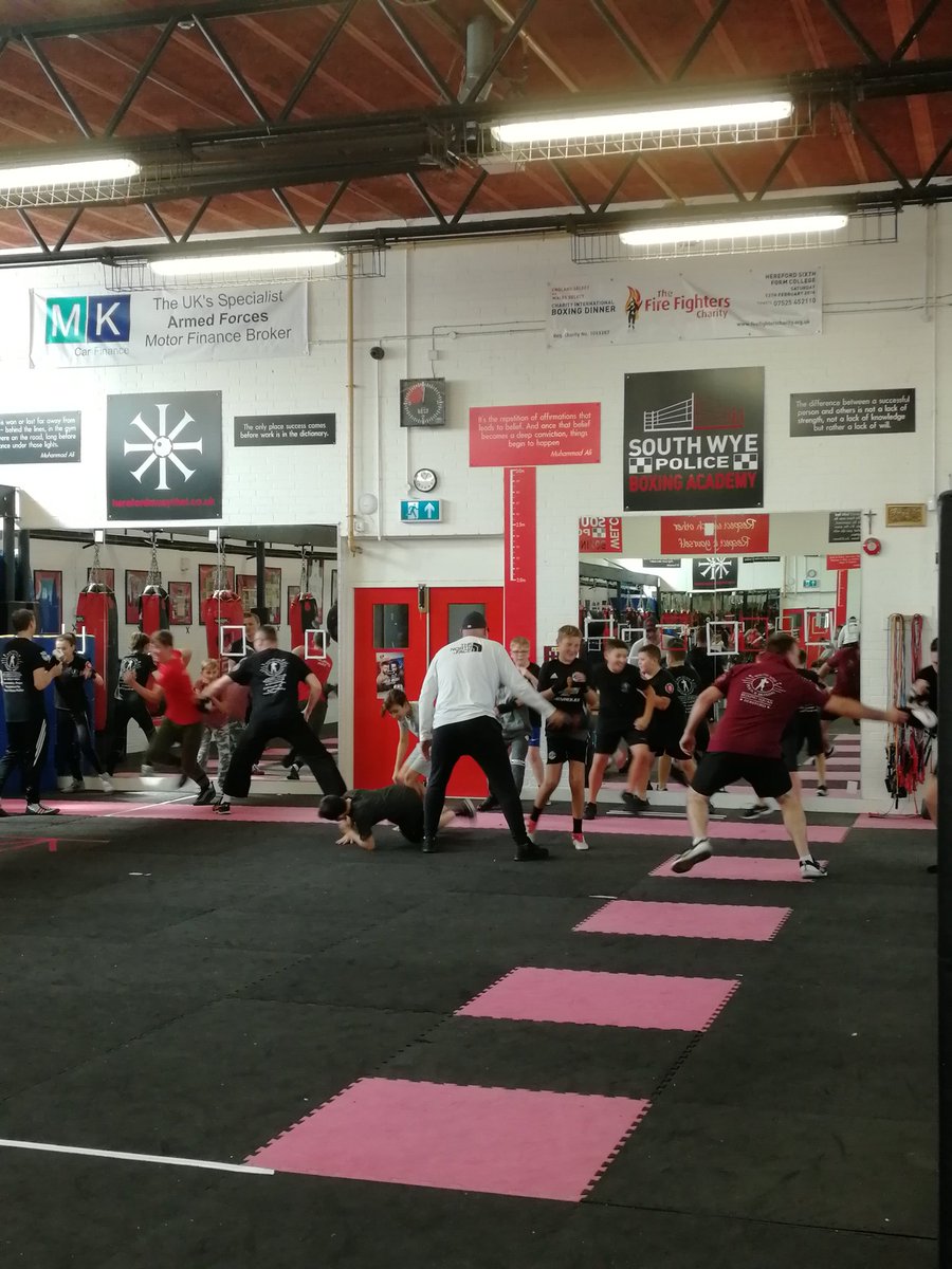 Great session at Fit and Fed today, small in numbers but massive in strength 💪 <a href="/southsidecops/">SouthsideCops</a> <a href="/WMerciaPolice/">West Mercia Police</a> @southwyeboxing