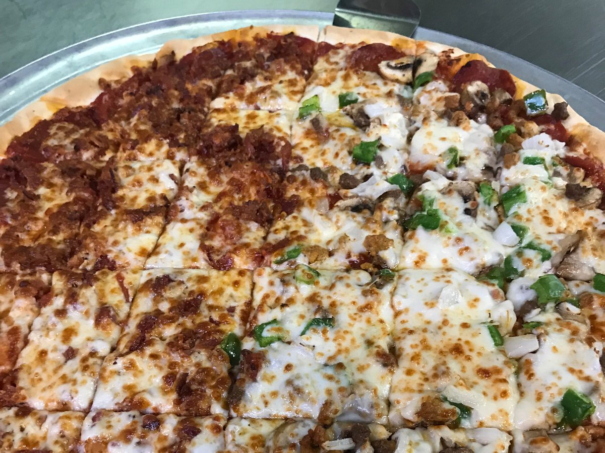 HendersonMrBs's tweet image. That's a pretty pie! Who wants a FREE large one topping pizza from Mister B's?! Hit that RT button and give us a follow for your chance to win a pizza from Mister B's! #FreePizzaFriday