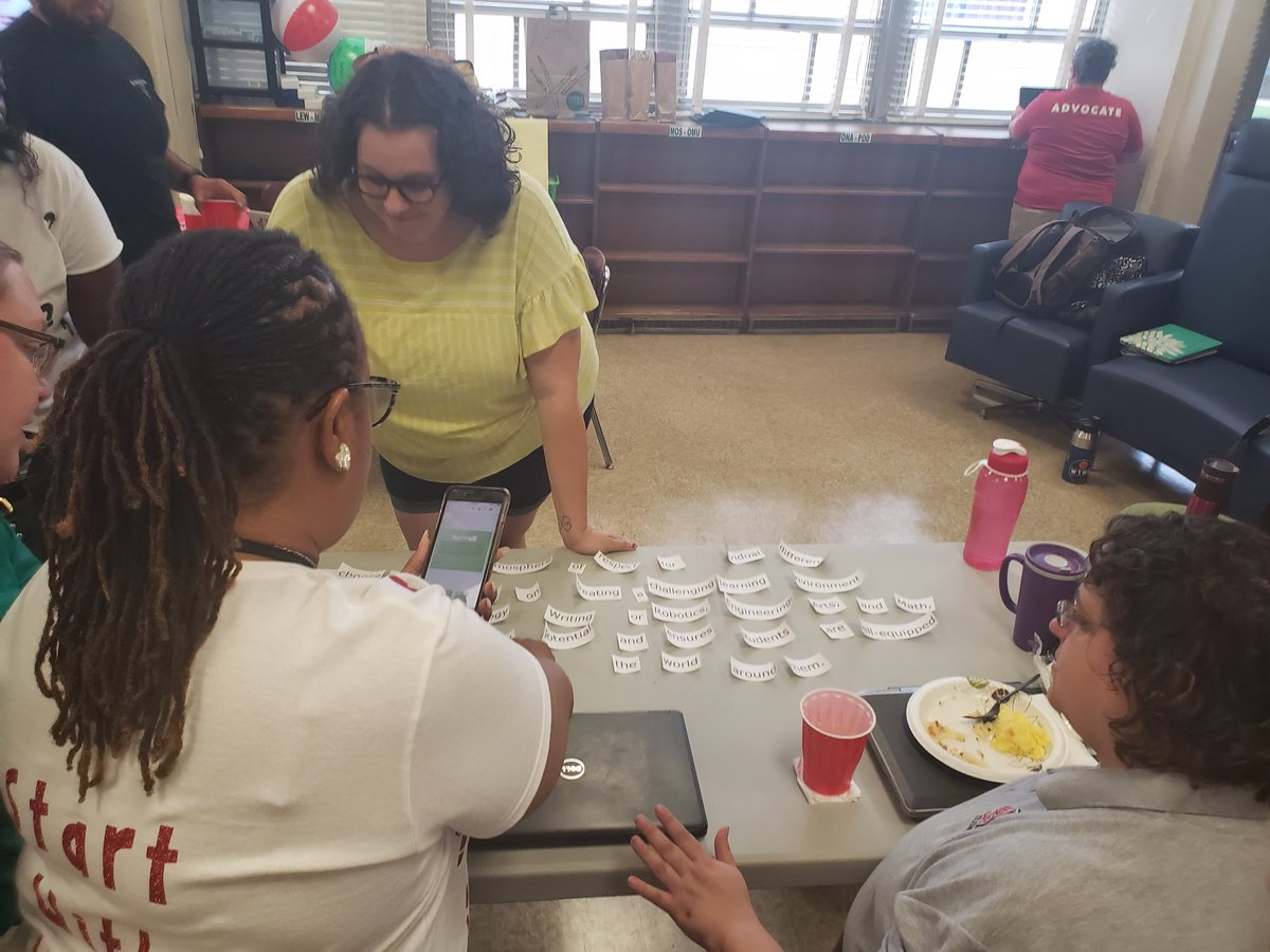 beaconheightspg's tweet photo. BHES staff become familiar with the new school vision!!!#stream #vision #community #newdirection #expectingthebest https://t.co/24jrnNlLJQ