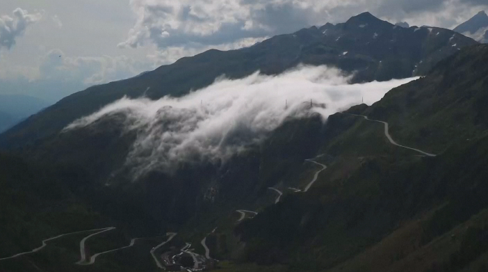 3CatInfoelTemps's tweet image. Boniques imatges d'una mà de boira al pas de #Grimsel #Suïssa ▶bit.ly/2Z66UuW #324eltemps