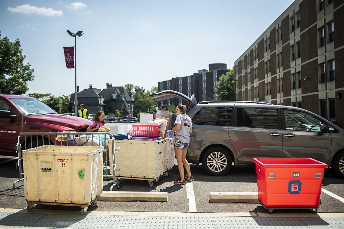 saintjosephs's tweet photo. It’s an exciting day on the Hill because move-in weekend begins now! Welcome to campus, Hawks! https://t.co/E47cUl1gQ7