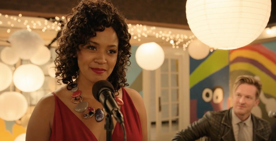 DetroitSheTown's tweet photo. @BlindsightFilm- A woman forced into a hurricane shelter must face different perspectives on an event she's been avoiding from the people she's been avoiding. Written &amp; Directed by Corbin Reid. #DSFF Sat 9/14/19 1:30PM #FemaleFilmmakerFriday #GoDetroitSheTown https://t.co/HwhGzMGtpQ