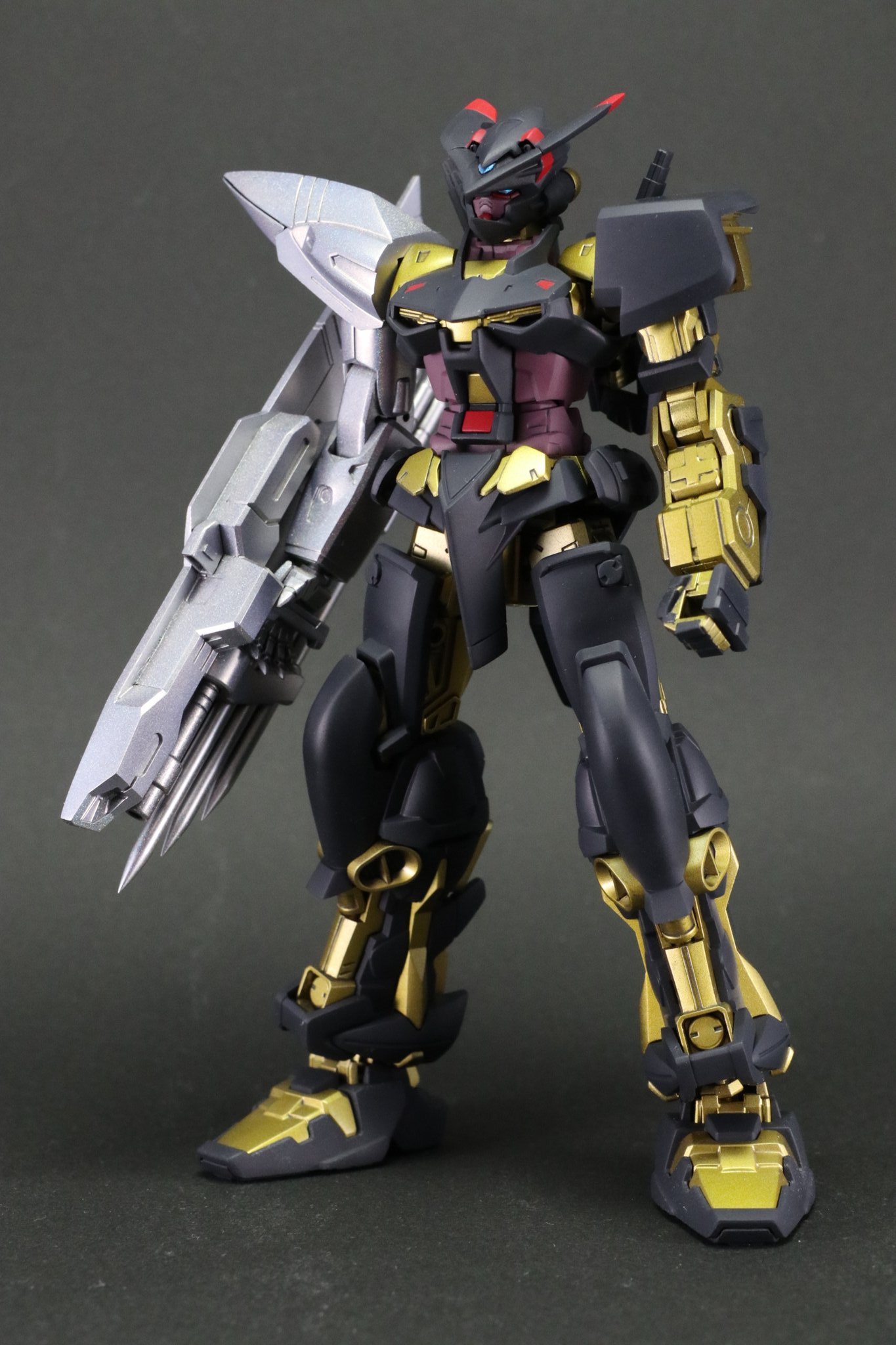 プラモデル▽▽ 1/100 ガンダムアストレイ ゴールドフレーム 未組立品  箱潰れ日やけ