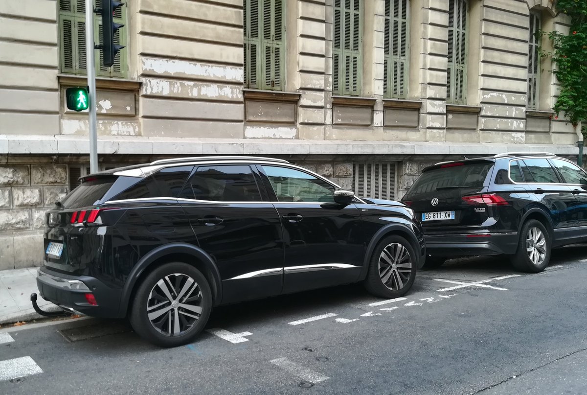 LeClubPeugeot13's tweet photo. #peugeot3008 VS #Volkswagentiguan ⏭️ Quel est le modèle le plus vendu 💹 en Europe🇪🇺 au 1er semestre 2019 (H1) ? ⤵️
🇫🇷 Peugeot avec ses 147 125 ventes (110 734 unités pr le 3008 | 36 391 unités pr le 5008) VS 🇩🇪 Volkswagen 137 226 unités pour Tiguan/Tiguan Allspace https://t.co/wdHeaHwTD6