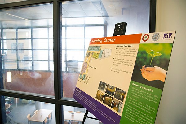 SUNY_OrangeCSS's tweet image. Last spring, @SUNYOrangeCTL came by and took some great captures of our students and tutors hard at work on both of our campus centers!  Get read @SUNY_Orange students, the fall semester is almost here!! #timemanagementgoals #sunyorangepride