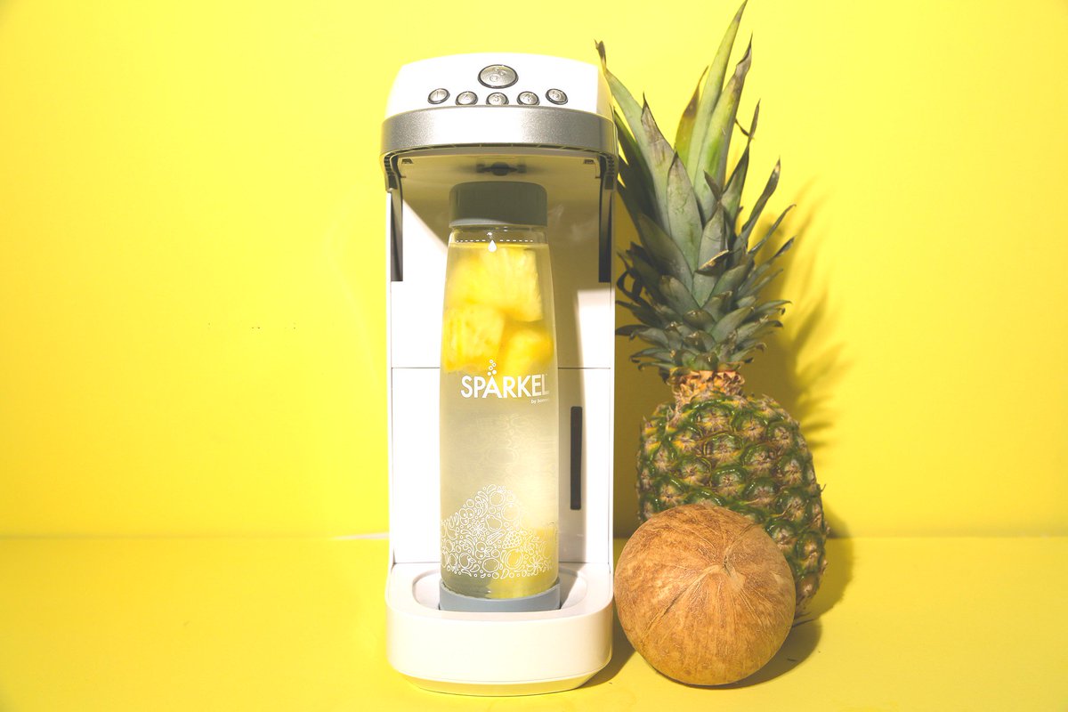 Sparkel_co's tweet photo. We’re making the most out of what’s left of summer, so we made this super tropical drink! 
Recipe: 
- 5 squares of pineapple
- 250 ml of coconut water https://t.co/zoBeOfZJ0B