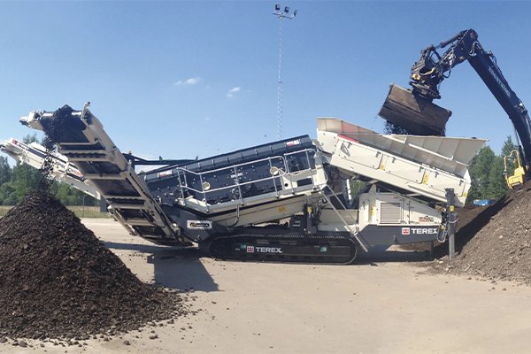TerexEcotec's tweet photo. Check out this great article in Waste Management Review featuring our Australian Dealer Finlay Screening and Crushing and their TRS 550 #RecyclingScreen #Ecotec https://t.co/EUpJLF3Uki https://t.co/Aw5Ww3pJCO