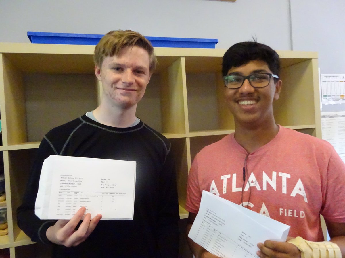 TheBarclaySch's tweet photo. Congratulations to all our Year 11 students on their results! Here are a few moments from yesterday! We wish you all well in your next steps https://t.co/9QTDRuk9OS