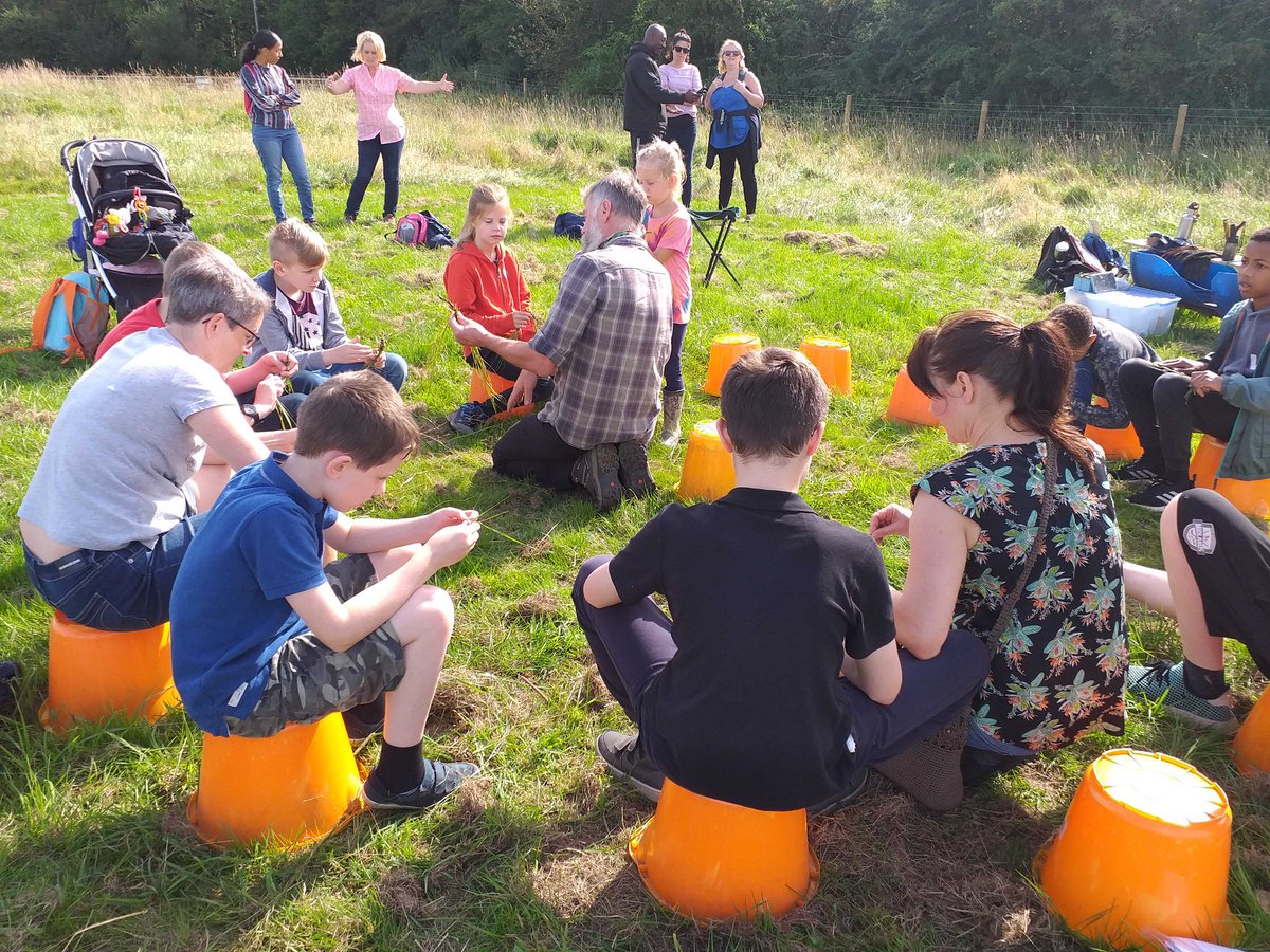 Today's #youngpeoplesforest bushcraft session was all about Cordage - using grass and brambles to make rope! #iwill4nature @WoodlandTrust #iwillsurvive