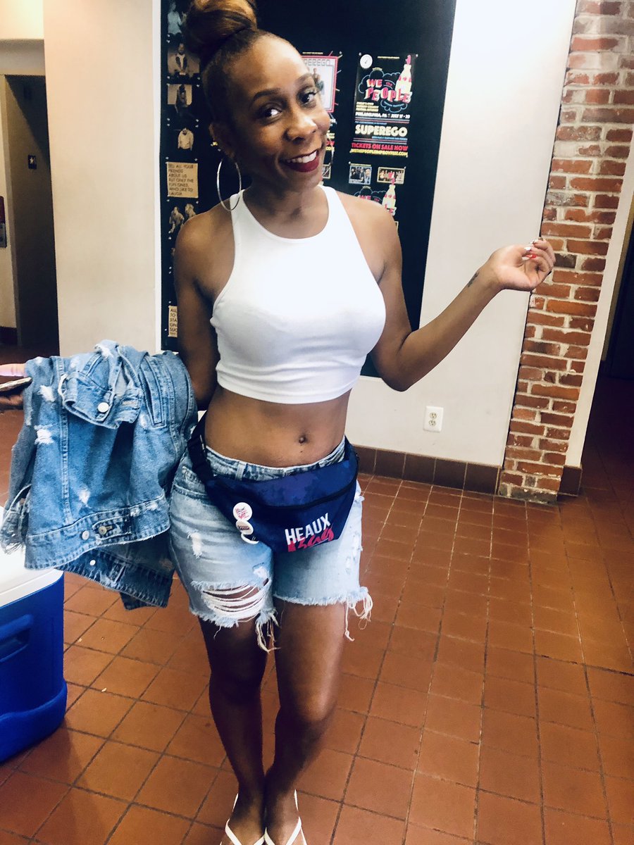BoonieBreakdown's tweet photo. Hot Girl Alert! @charmcitypretty is ready and rocking the bomb Heaux Bag fanny! You know you want one so use code ‘GOOD’ to save 15% on your order over $15 - code works on sale items too! Shop here: https://t.co/bB612uKr3I https://t.co/SfWY7nOMWn
