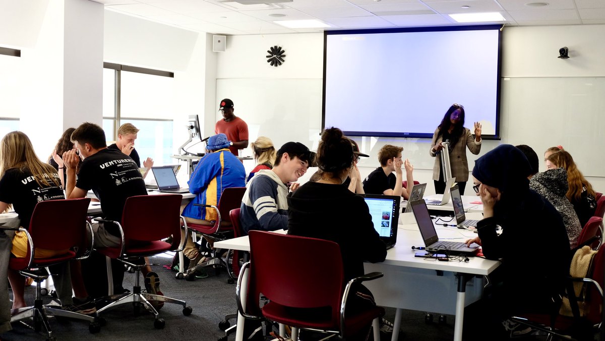 NortheasternTO's tweet photo. And we're off! Day 3 of the @VentureKidsCan #TechImmersivE is underway! From @LinkedIn to @microsoftcanada, today 17 of the brightest minds complete their intensive 3 day journey at #NUTO! cc @Venture_13 https://t.co/s9pMFSDWB9