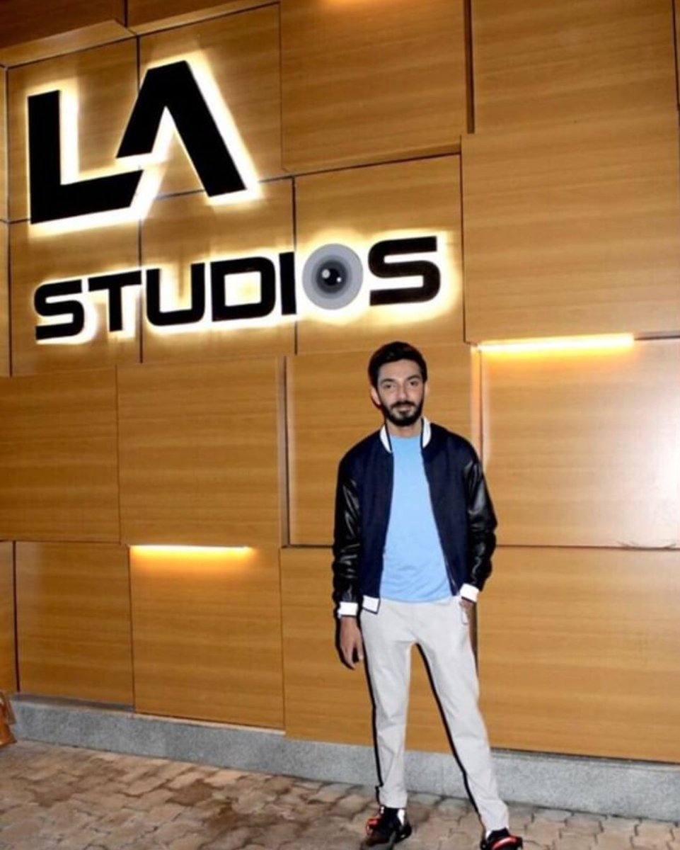 Anirudh Fp On Twitter Rockstar Anirudhofficial Spotted At La