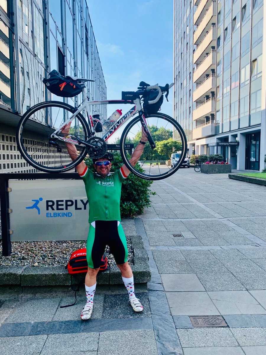 triplesense's tweet photo. Finale von #RideWithReply! Nach 104 km Rückenwind von Bremen nach HH ist die Radtour zu Ende, aber die Arbeit geht weiter: Heute bei @ElbkindReply Austausch-Workshops zu Design Systems, Social Media Marketing und #DigitalExperience. #ReplyBikeTour #JoinTheTeam #TriplesenseReply https://t.co/skuTxPE2JT