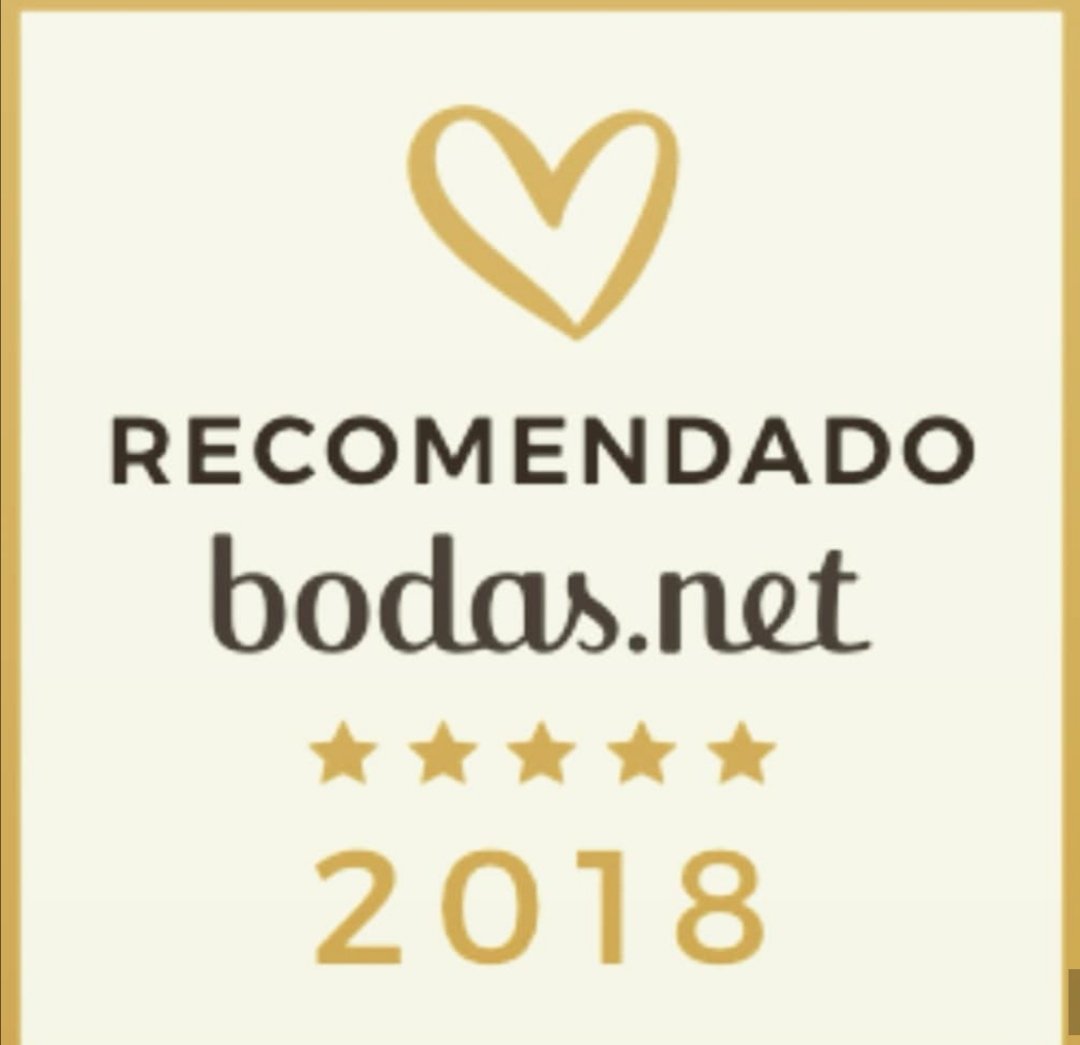 marta_soprano's tweet photo. Por segundo año consecutivo recibimos de parte de Bodas. Net este magnífico reconocomiento. Gracias a todo el mundo por confiar en nosotros y en nuestro trabajo. https://t.co/DeAH5xyPtc