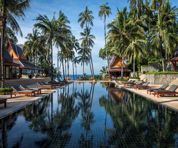 luxurytravel's tweet photo. Relax at one of Thailand's best wellness spas https://t.co/RbO4SPwtsA https://t.co/9t6HSXtWGN