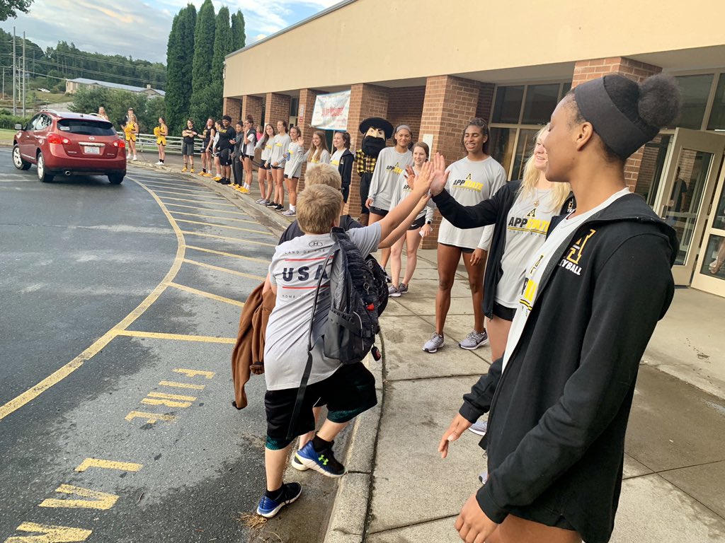 appstatesports's tweet photo. Great start to the day! ☀️

@appstatesports athletes greeted students at Hardin Park and Cove Creek Elementary for Morning with the Mountaineers 🏔 #MakeAnImpact https://t.co/RjlcJ48BSd
