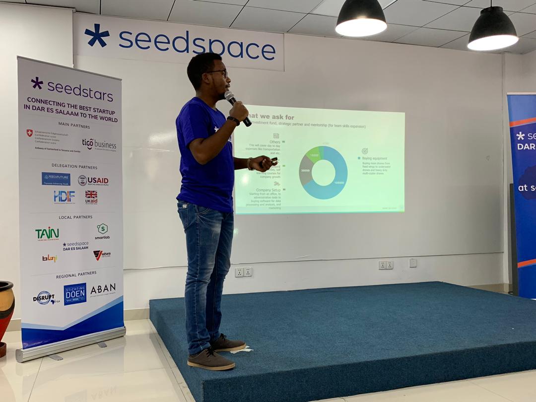 Seedstars's tweet photo. #Dronewings from Zanzibar has kickstarted the pitch session here at #SSWDar19.
Excited to find out who will win tonight.
#SSWTour19 https://t.co/wTn8ihfrvL