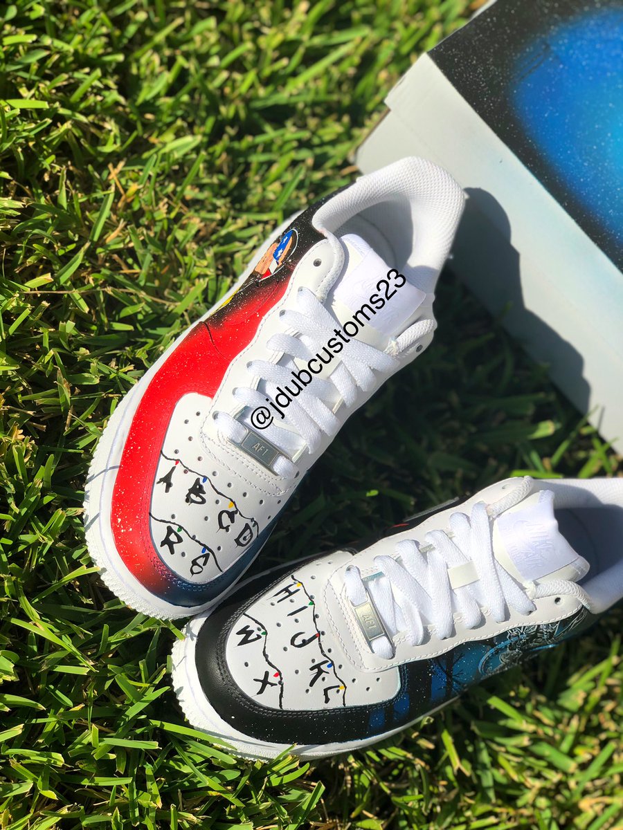 Jdubcustoms23's tweet photo. Stranger things custom👃🏻💉DmM me for customs‼️ @AngelusDirect @AngelusBrand @Stranger_Things #Customs #Customshoes #customkicks #shoehead #sneakerhead #shoeart #angulus #anguluspaint #angulusshoes #igkicks #artistsonig #artistunderground #artistoninstagram #art #jdub #dope #cool https://t.co/Y2QOohFfFs