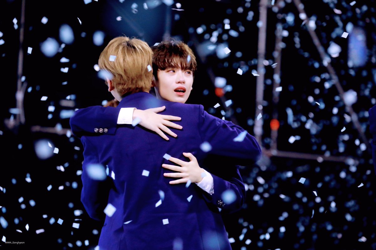 by9_9_'s tweet photo. #아홉개의_별_하나의_꿈
슬퍼서 우는거 말고...
행복해서 울게만들고싶어.. https://t.co/2MoMx8VvLA
