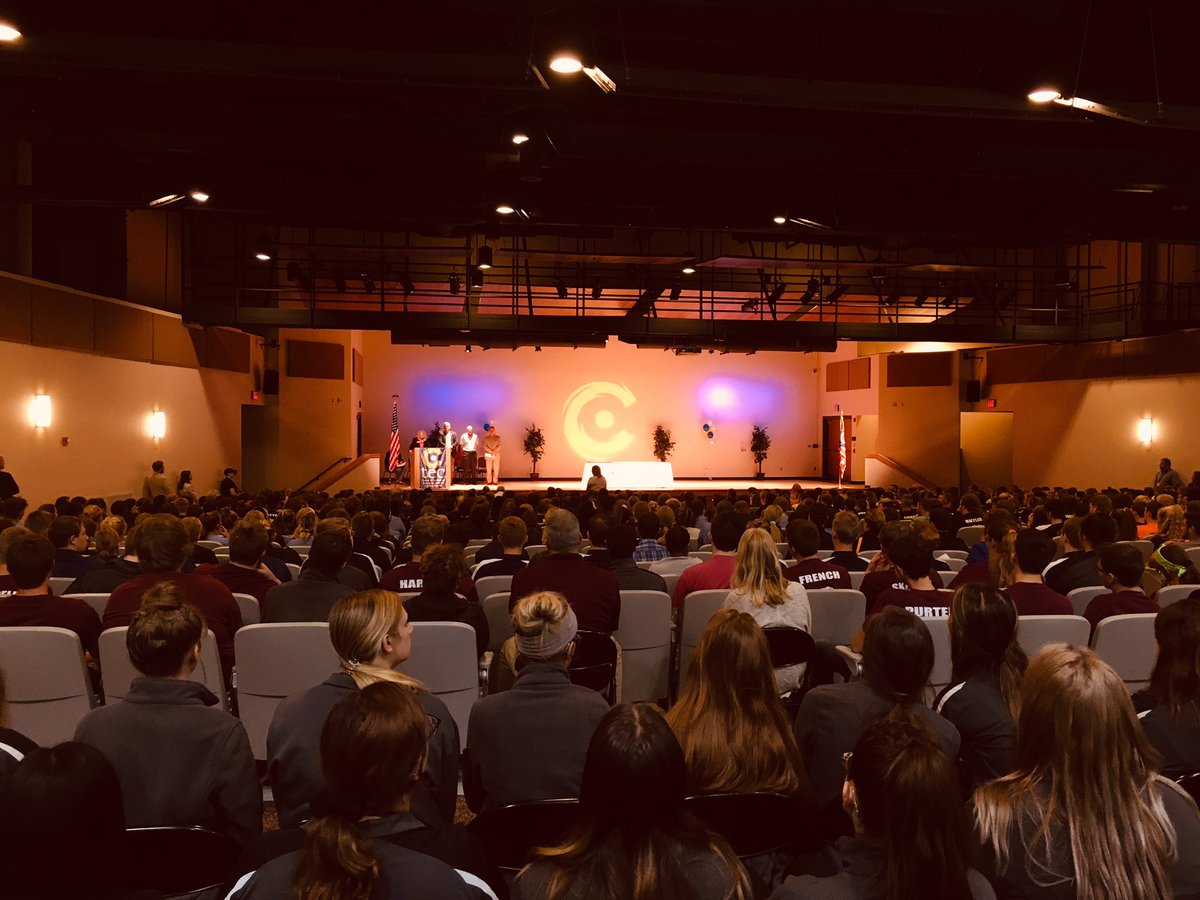 SenJonHusted's tweet photo. "If you have the right skills, the right attitude and the right mindset, your opportunities are endless.” -Lt. Governor @JonHusted recognizing 30 students who have earned apprenticeships at the @CTECLickingCo Signing Day. https://t.co/kYiWTMTe2O